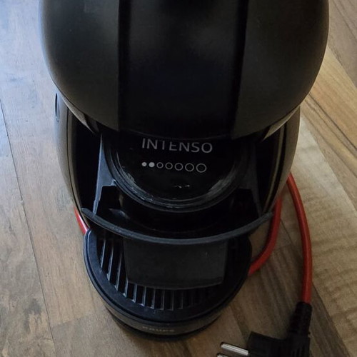 Krups Nescafe Dolce Gusto KP100 coffee machine like new, capsule