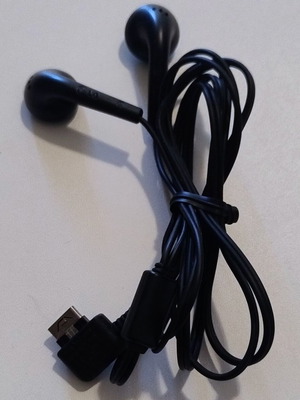 LG Cresyn A155 Earphones new, vintage proprietary plug