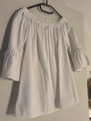 White off-shoulder blouse with ruffles on sleeves like new, size S