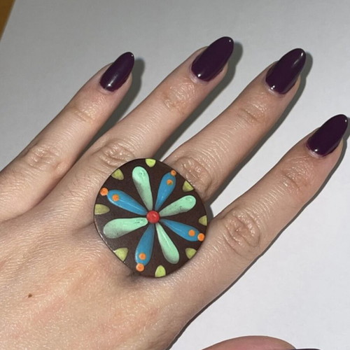 Wooden handmade ring set like new, 3 pieces with engraved flower and iridescent landscape
