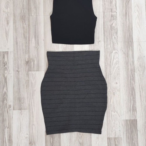 Clothing set like new with Zara top XS/S and Papaya V neck pullover