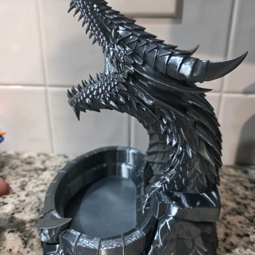 Dragon dice tower like new
