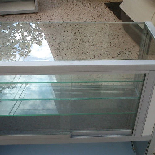 Professional display cases used, pack of 6, aluminum and glass