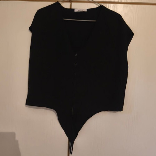 Black T-shirt with V-neck and decorative buttons, like new, size M-L