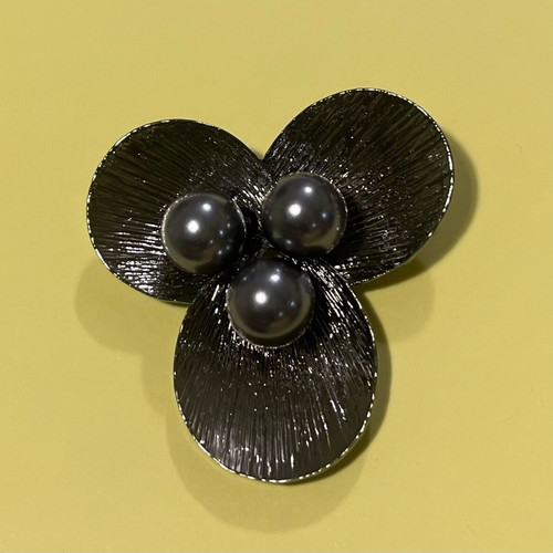 Lapel pin like new, steel with 3 gray pearls