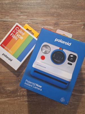 Polaroid camera new with bonus film packs