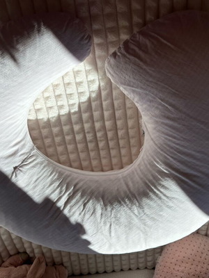 Hera Nursing Pillow used