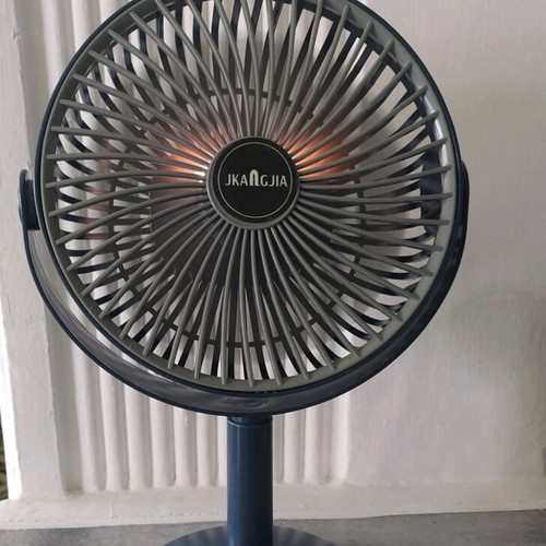 Rechargeable table fan with 4 speeds and light
