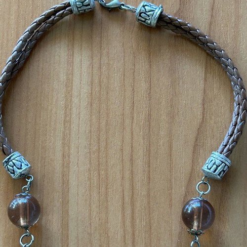 Set of 2 necklaces like new, silver and brown tones