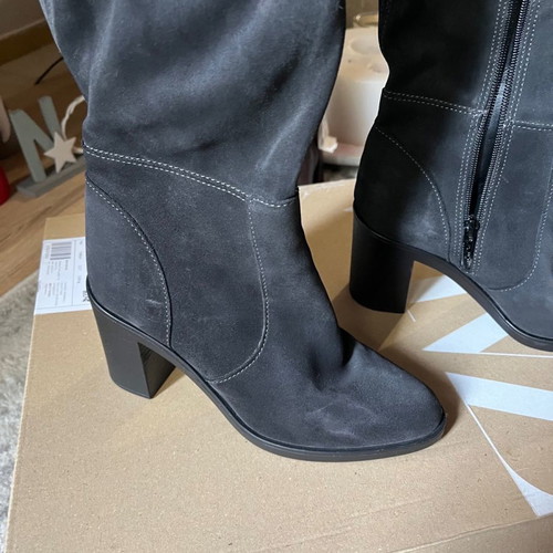Kurt Geiger tall grey suede boots new, size 37