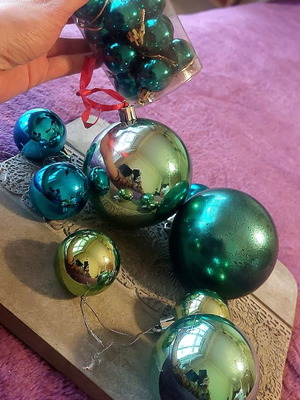 Set of 21 Christmas balls in green and turquoise shades