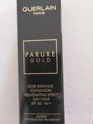 Guerlain Parure Gold Foundation 00 Beige new, sealed, SPF 30