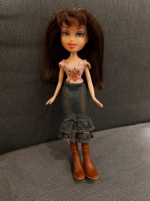 Bratz Yasmin 2001 collector doll used