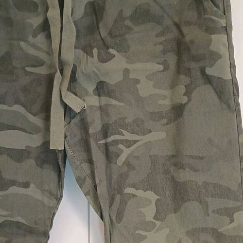 Women's pants khaki camouflage size L-XL, like new