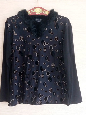 Mary Q blouse with fur collar, medium, like new, black