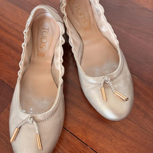 Tod's ballerinas size 37 like new, gold
