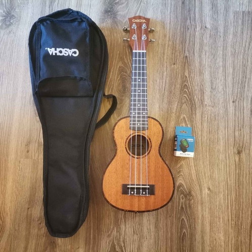 Cascha Premium Mahogany Soprano Ukulele set like new