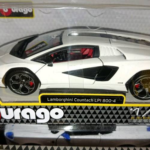 Bburago Lamborghini Countach 1/24 new