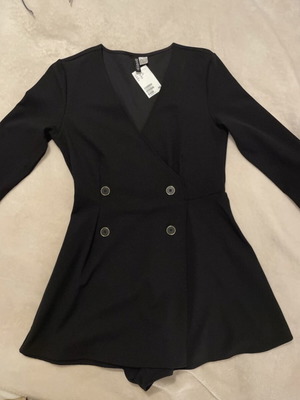 H&M black one-piece shorts new, size XL