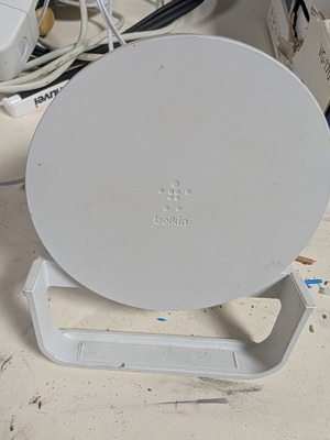 Belkin wireless charger and Bluetooth speaker like new