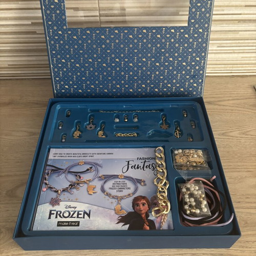 Make It Real Disney Frozen II Crystal Dreams jewelry bracelet set