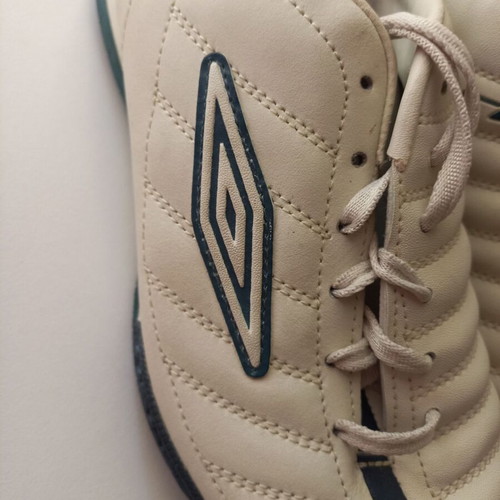 Umbro women's athletic shoes size 39.5 like new, white beige