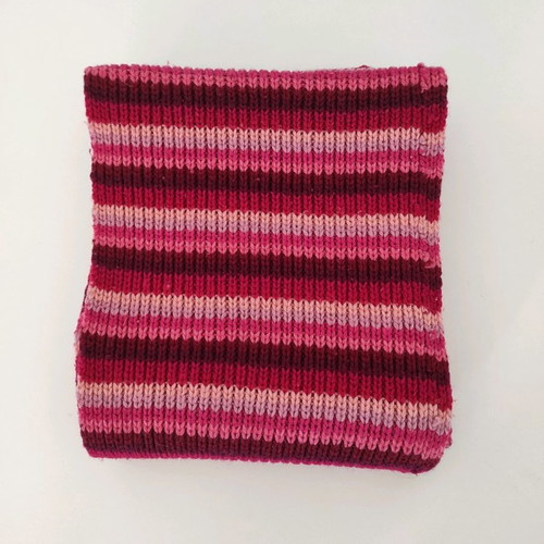 Knitted scarf in shades of pink Barbie like new