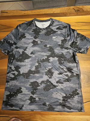 Reebok Training shirt XL like new, black and grey