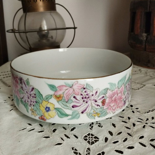 Ceramic collectible bowl.