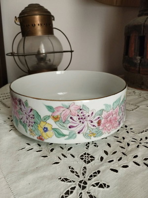 Ceramic collectible bowl.