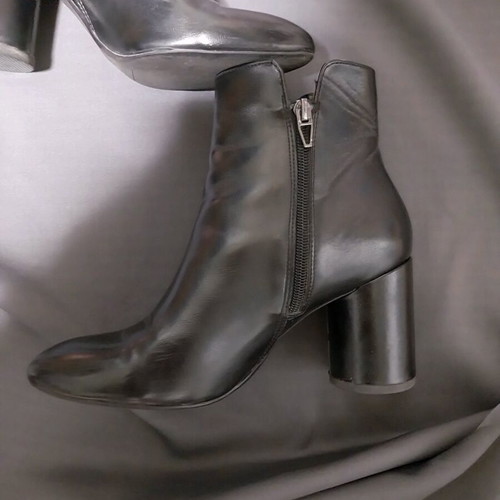Booties size 39 like new, black