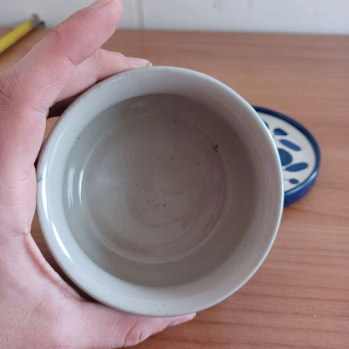 Ceramic bowl blue with painted sunflowers and Melitta base like new