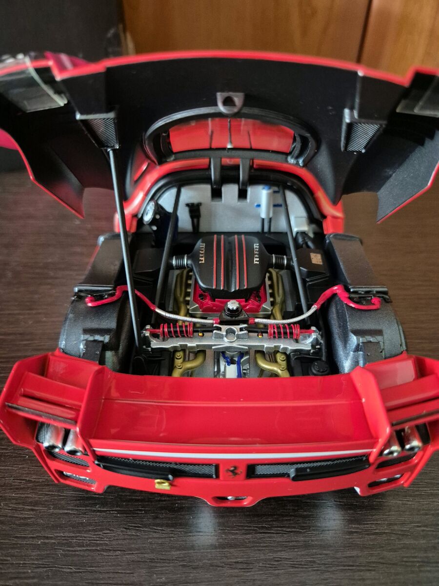 Ferrari FXX Evoluzione Hot Wheels Elite… - € 170,00 - Vendora.cy