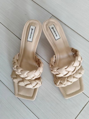 Stradivarius sandals used, size 37, beige