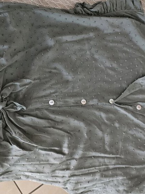 Khaki shirt like new, one size, green