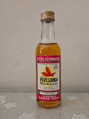 Stolichnaya Pertsovka vodka miniature new, sealed 50ml