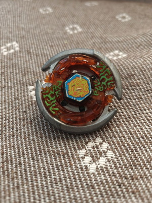 Beyblade Hasbro Metal Fusion like new with launcher and key