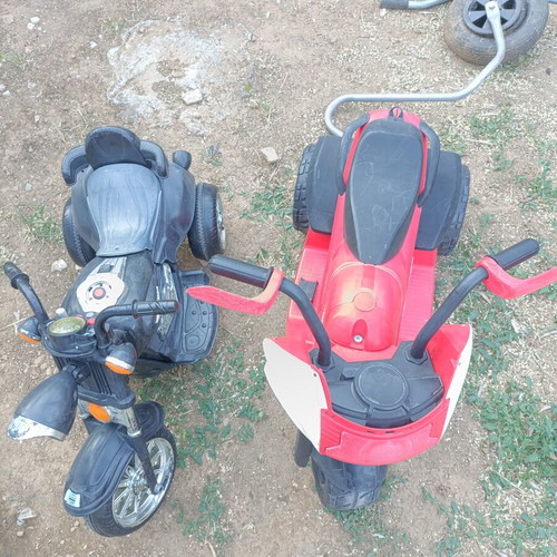 Children's electric motorcycles used, 6V battery needed, set of two