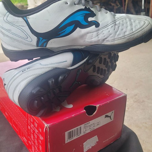 Puma athletic shoes size 44 new, white and blue leather with patterned sole
