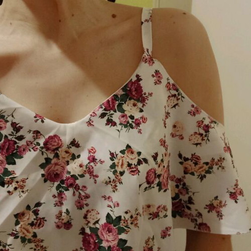 Floral dress like new with ruffles and elastic waist, size S