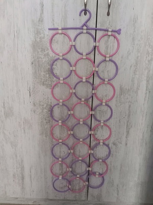 Scarf hanger for 24 scarves like new