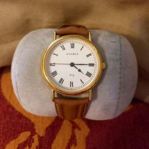 4 WATCHES FOR WOMEN.AUTHENTIC VINTAGE COLLECTIBLE OPPORTUNITIES!