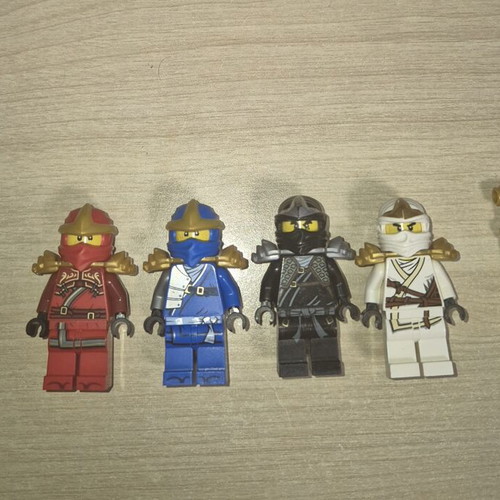 Lego Ninjago 4 оригинални нинджи употребявани с коса на земята
