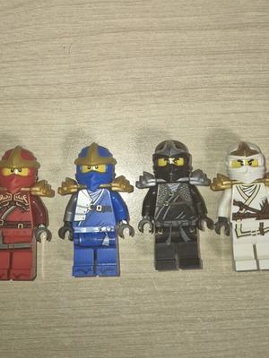 Lego Ninjago 4 оригинални нинджи употребявани с коса на земята