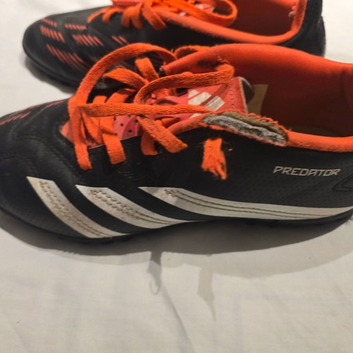 Αθλητικά παπούτσια ποδοσφαίρου Adidas μεταχειρισμένα, νούμερο 36, δερμάτινα με σχάρα