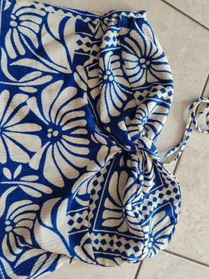 H&M top new with tag size large white and blue