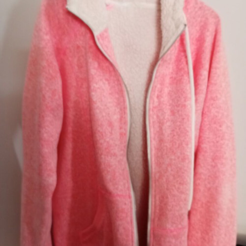 Women's fleece-lined pink jacket