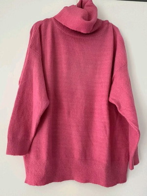 Pink Woman pink knit turtleneck sweater like new