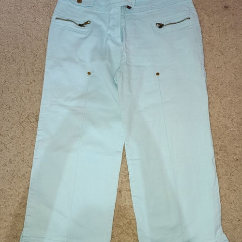 Women's turquoise jean capri size 52 new