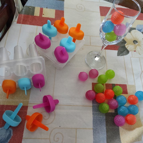 Ice pop molds and reusable ice cubes used, set of 12 and 20 pieces